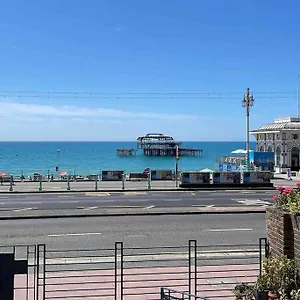 https://sea-view-2-bedroom-west-pier-brighton-beach.brighton-hotels-england.com